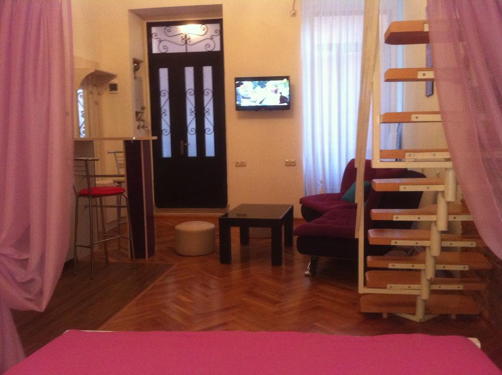 Comfortable Flat In Central Tbilisi Rum bild