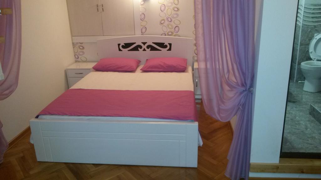 Comfortable Flat In Central Tbilisi Rum bild