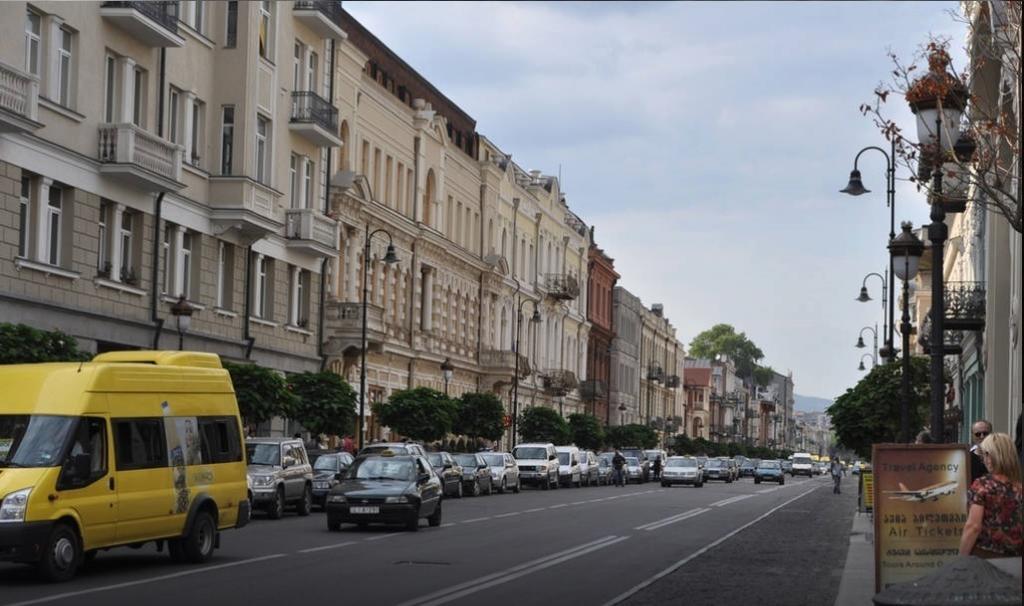 Comfortable Flat In Central Tbilisi Rum bild